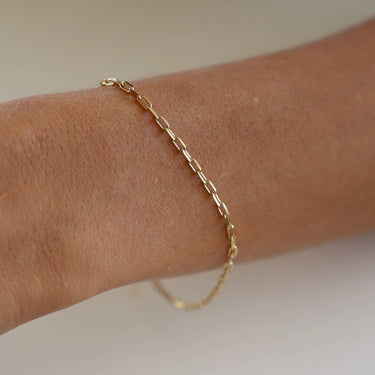 MINIATURE PAPERCLIP CHAIN BRACELET